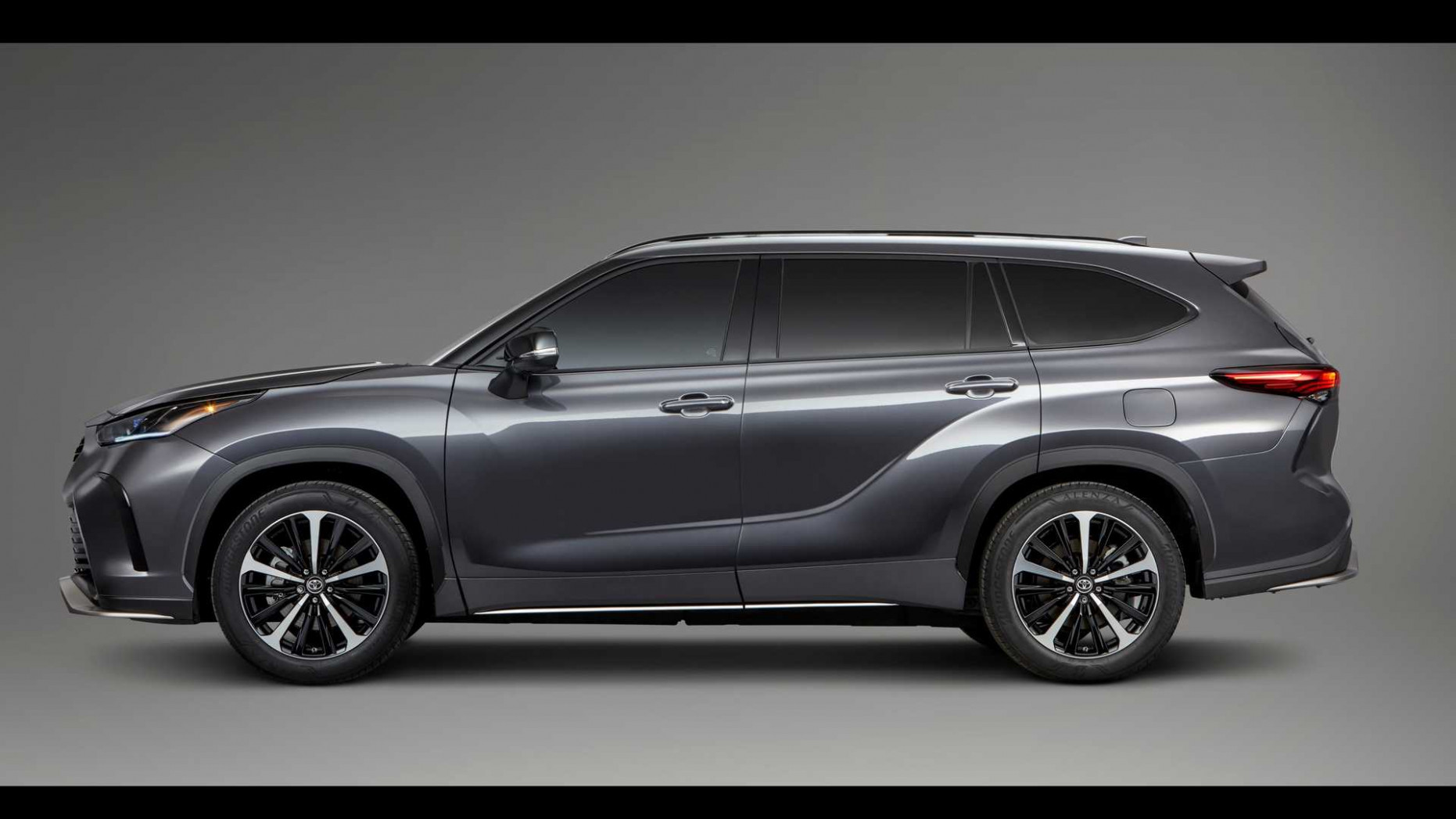 Research New Toyota Highlander 2022