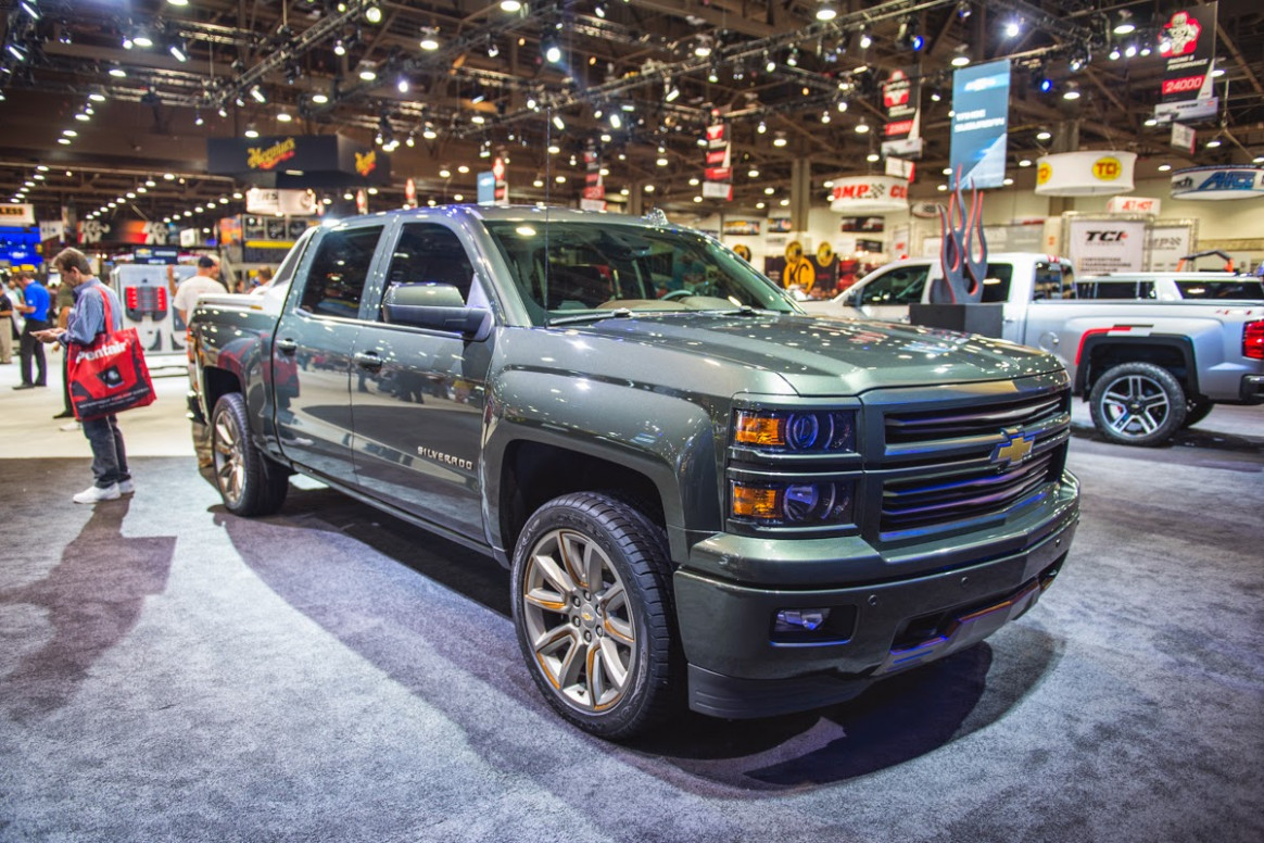 First Drive 2022 Chevy Avalanche