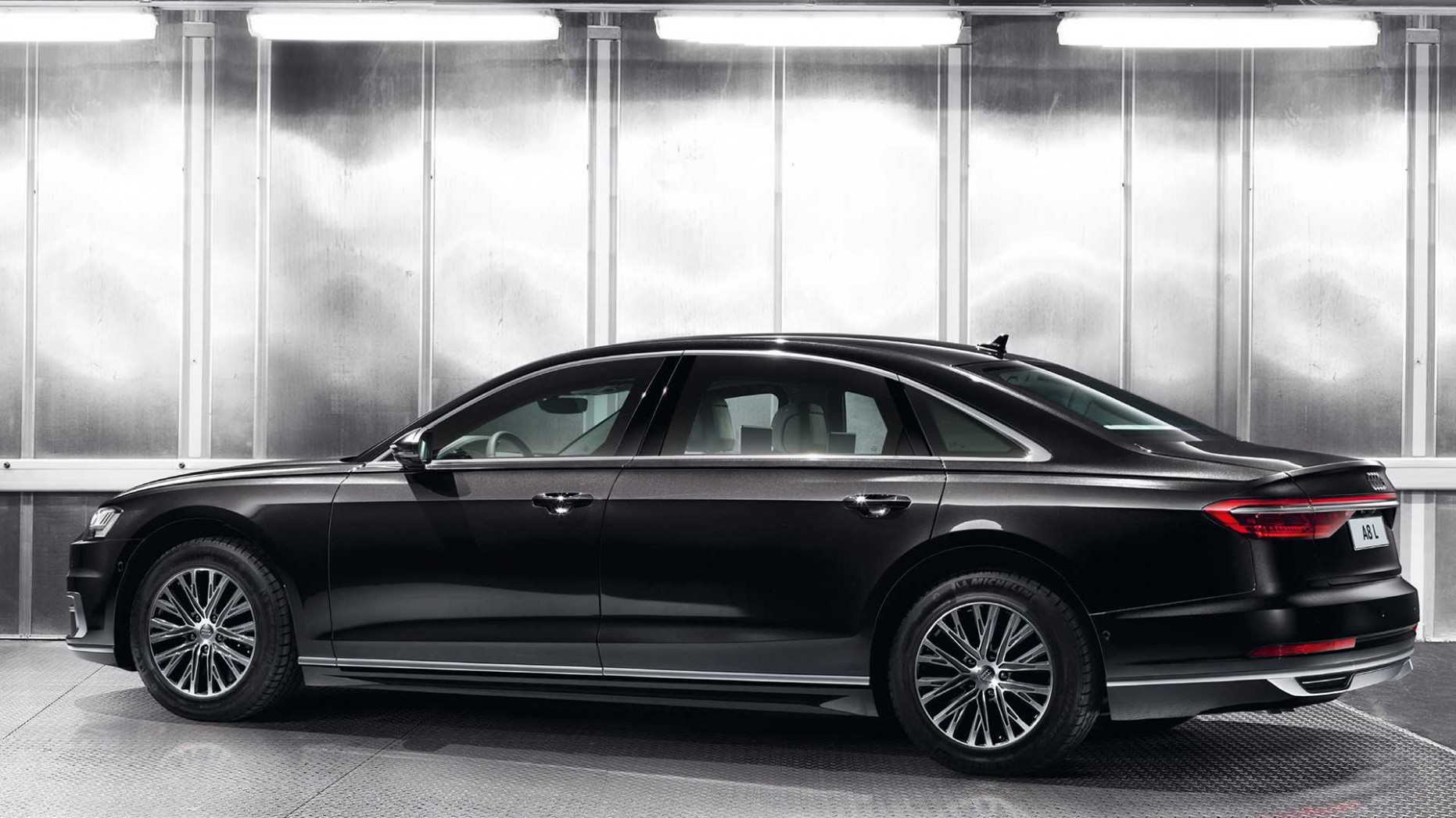 Performance and New Engine Audi A8