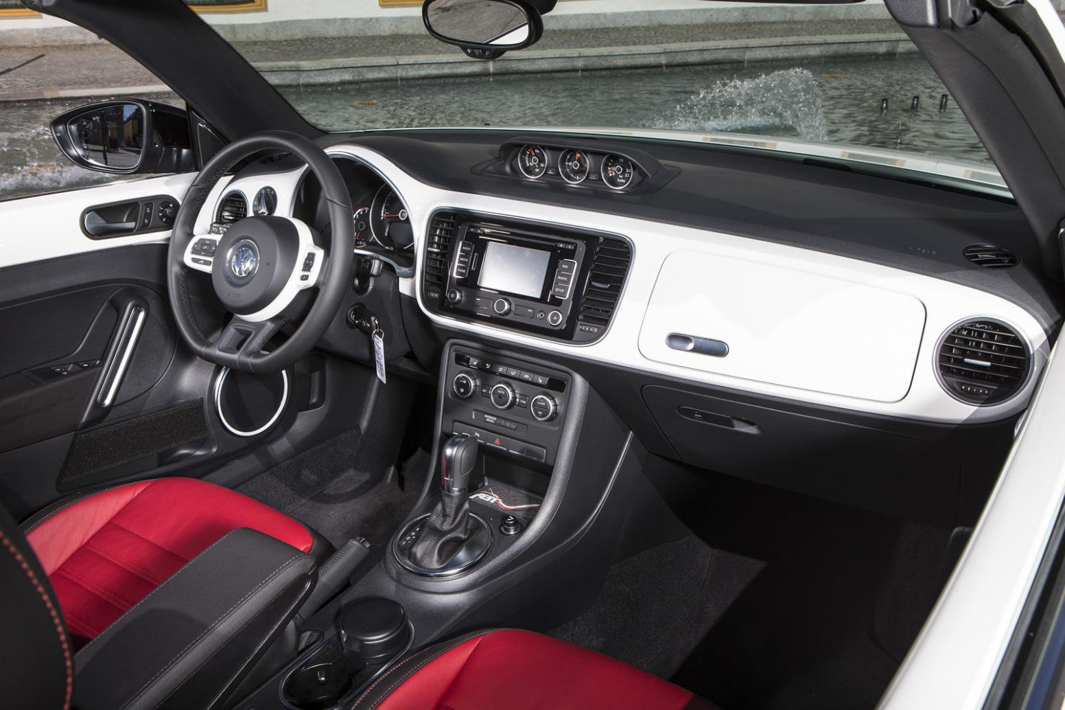 Overview 2022 Volkswagen Beetle Convertible