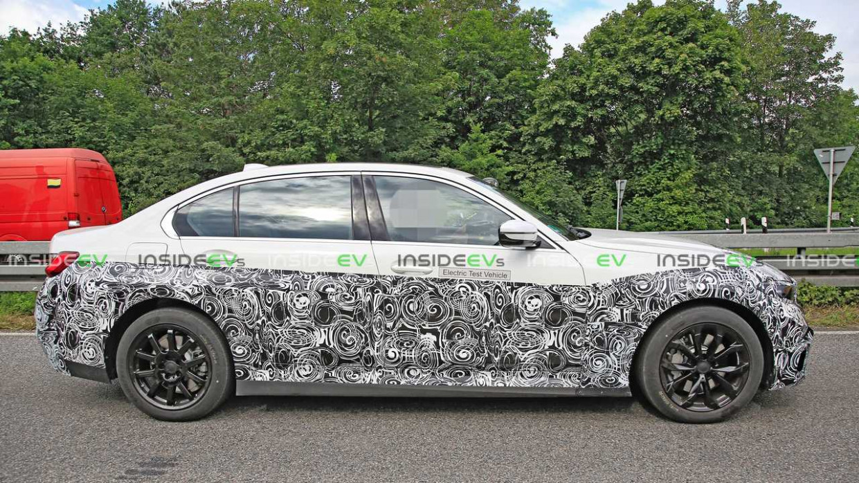 Prices BMW Series 3 2022