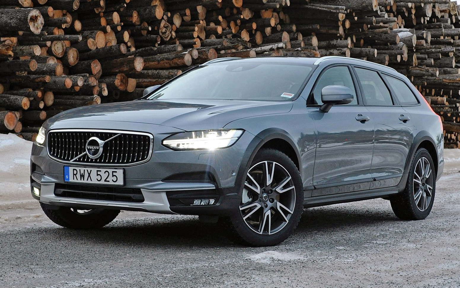 Spesification Volvo V90