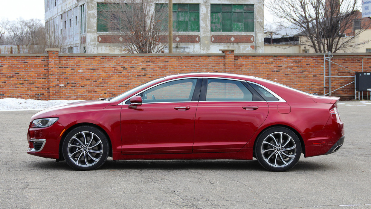 Style 2022 Lincoln MKZ