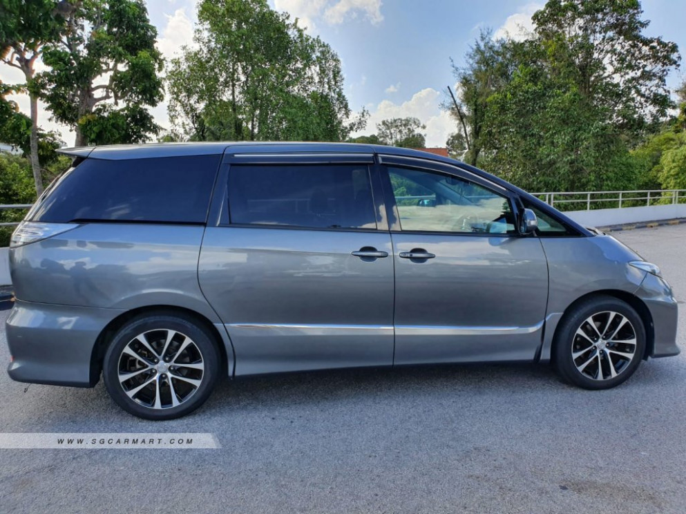 Wallpaper Toyota Estima 2022