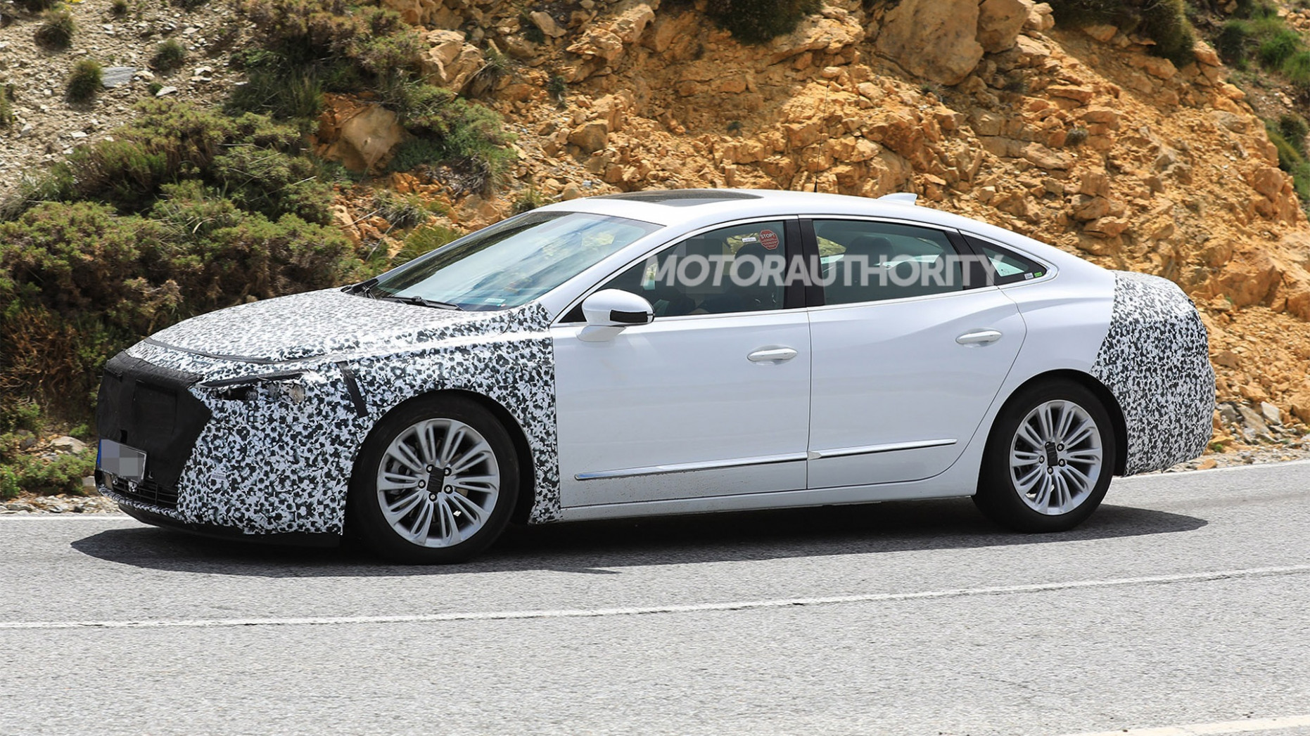 Photos 2022 Buick Lacrosses