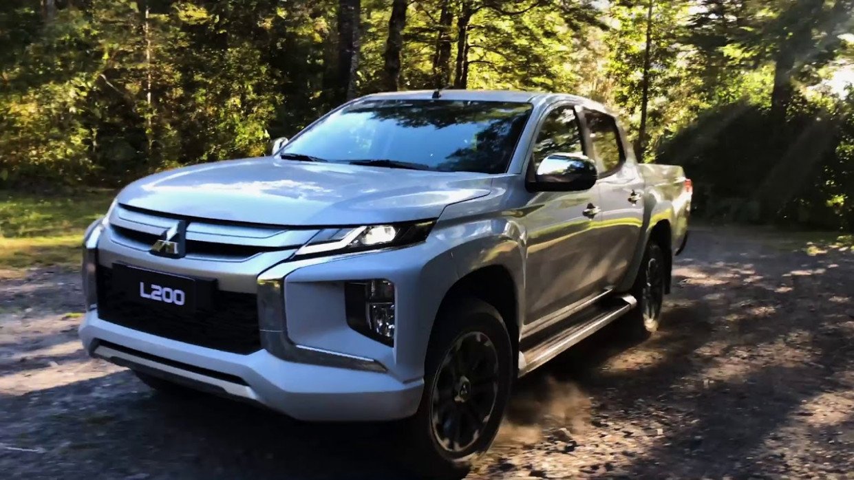Pictures 2022 Mitsubishi L200