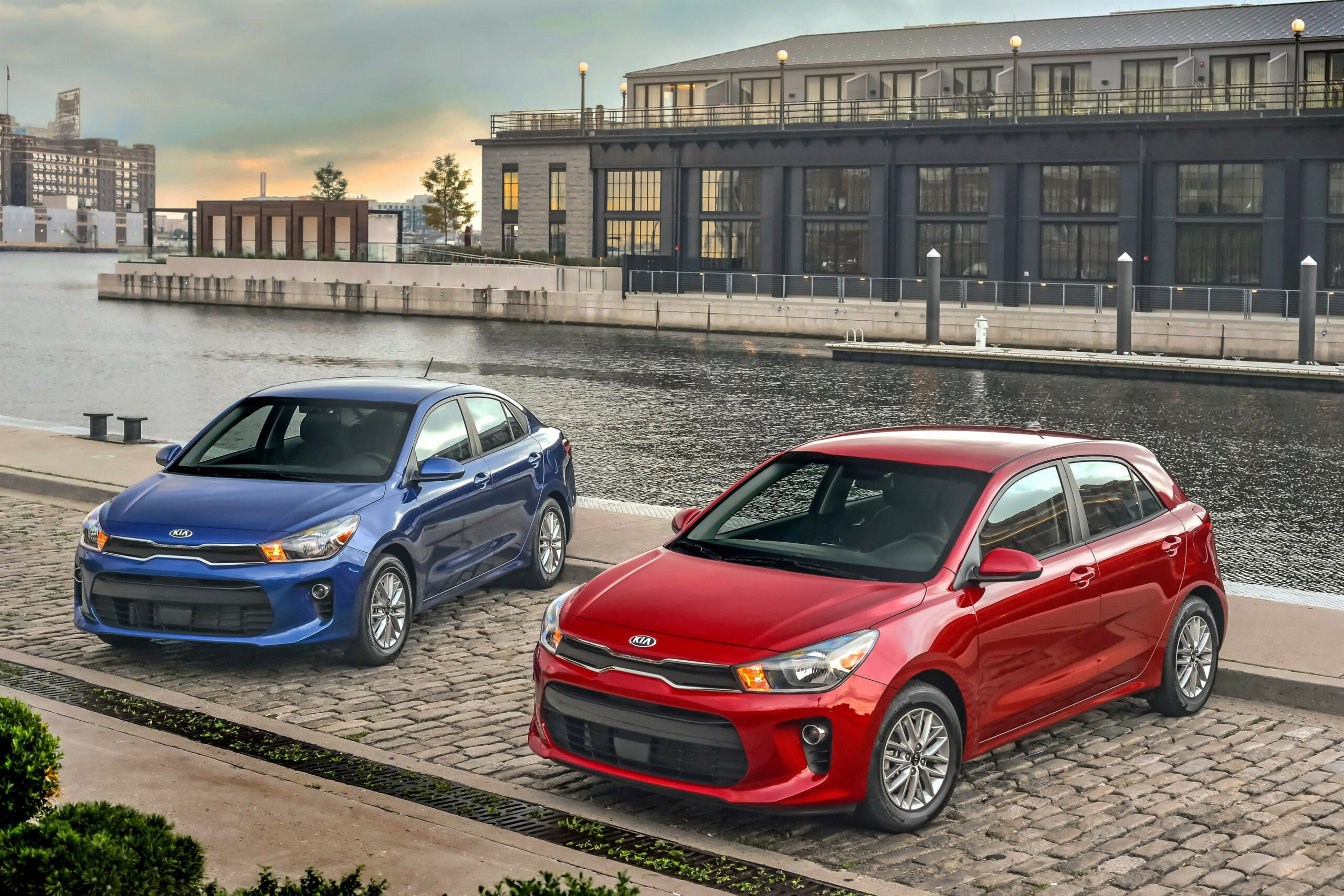 Research New 2022 Kia Niro