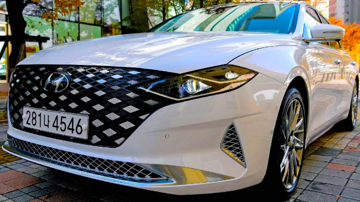 Interior 2022 Hyundai Azera