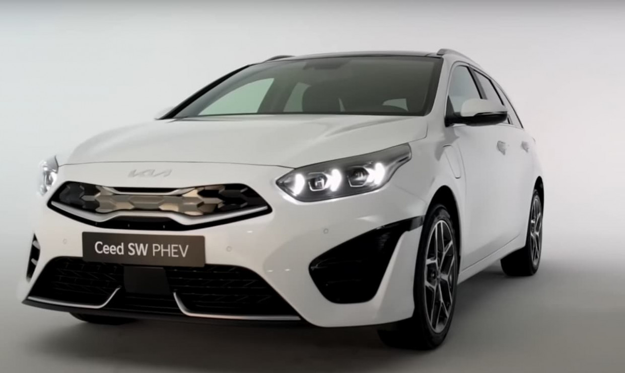3 Kia Ceed Sw Phev Can Do 3 Km In Ev Mode Kia Proceed 2023