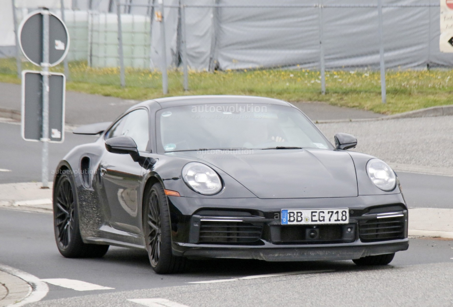 3 Porsche 3 Turbo Hybrid Spied On The Nurburgring Autoevolution 2023 Porsche 911
