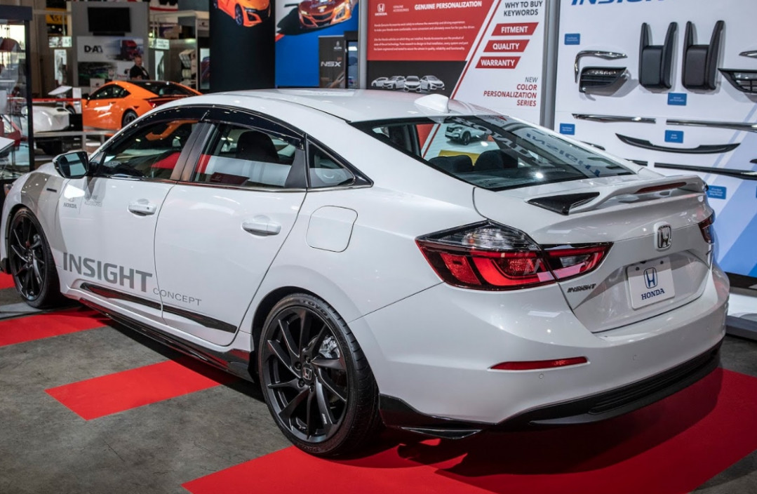 Review Honda Insight 2023