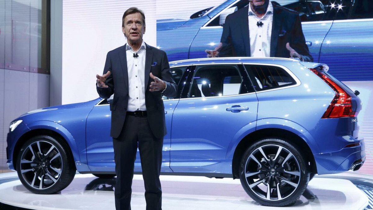 Photos 2023 Gle Vs Volvo Xc90