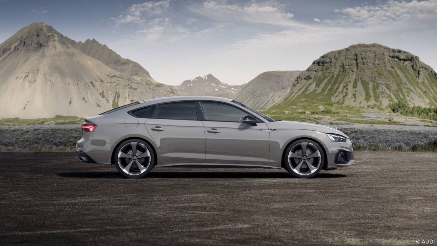 Audi A4 Sportback 2023 Audi A5 Coupe
