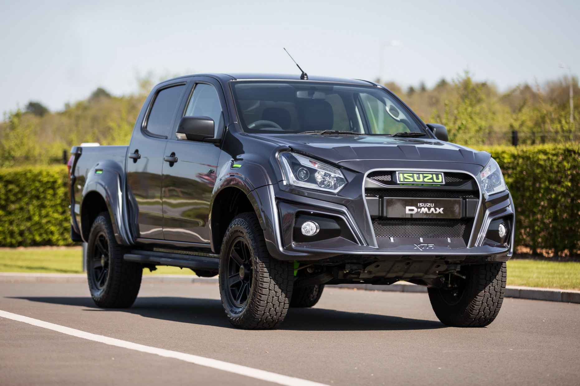 Isuzu D Max Xtr Color Edition Can Look Vibrant While Muddy Carscoops 2023 Isuzu Dmax