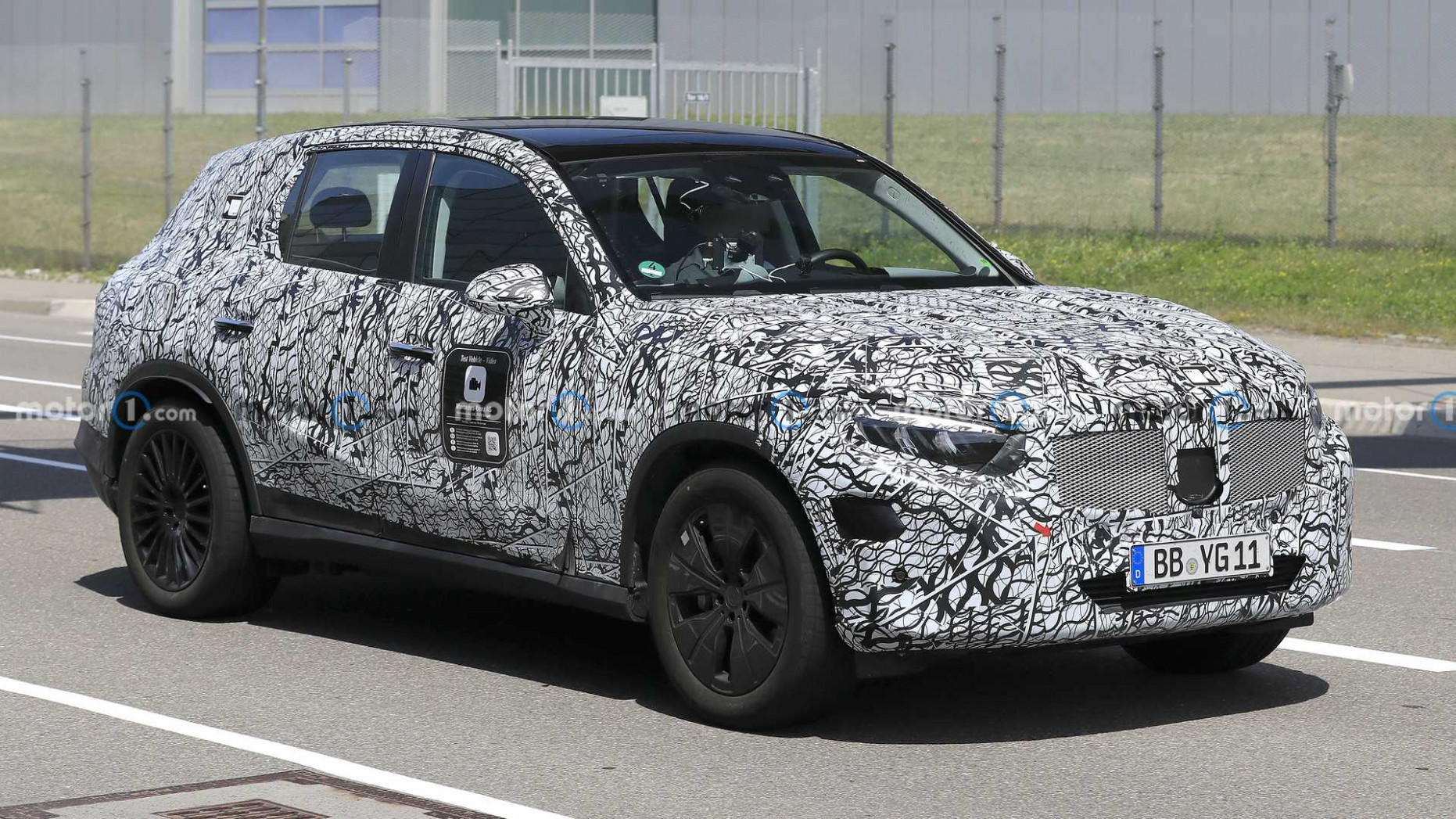 Mercedes Glc (4) Mit Serien Leuchten Erwischt 2023 Mercedes Glc