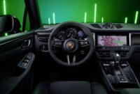 Engine porsche macan 2022 interior