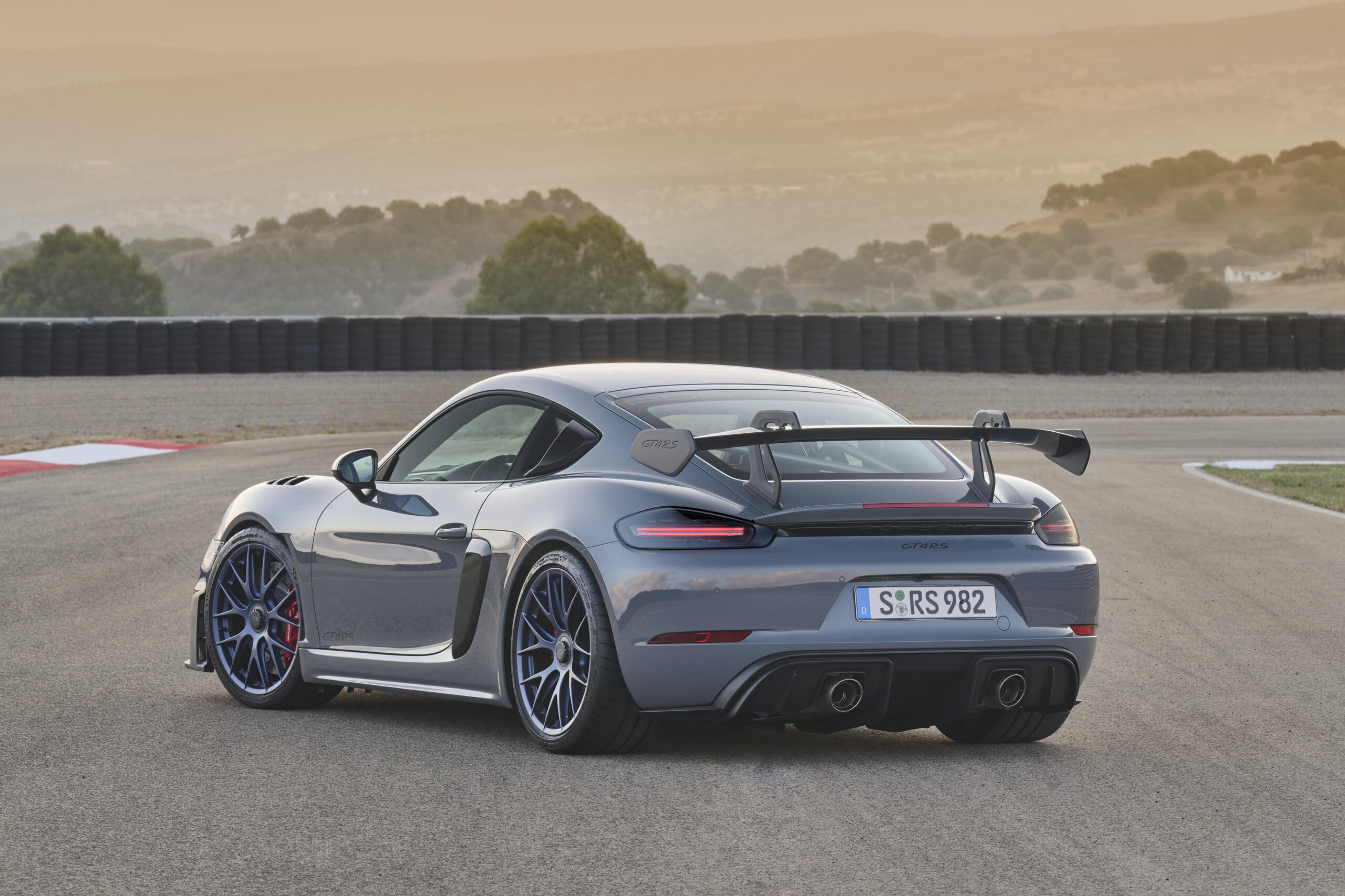 Concept porsche cayman gt4 price