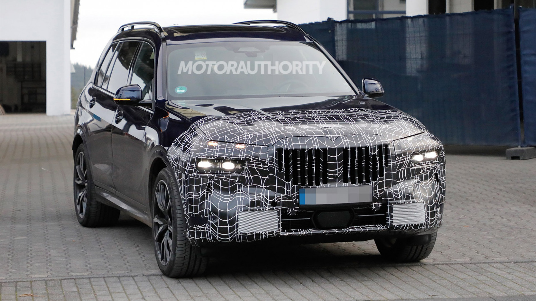 5 Bmw X5 Spy Shots: Heavy Styling Update Set For Big Crossover 2023 Bmw X7 Images