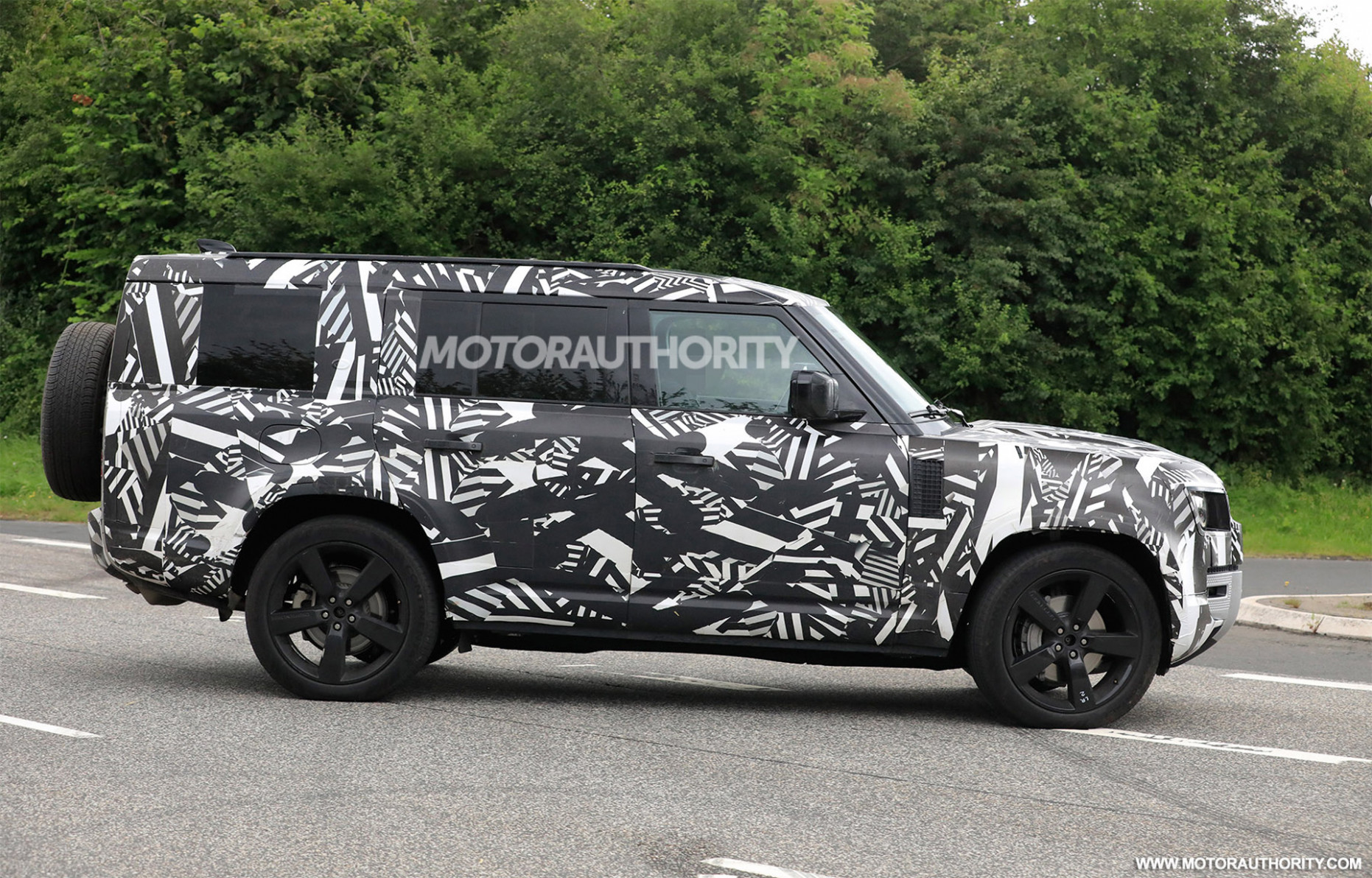 5 Land Rover Defender 5 Spy Shots: 5 Seater Suv On The Way 2023 Land Rover Defender Configurations