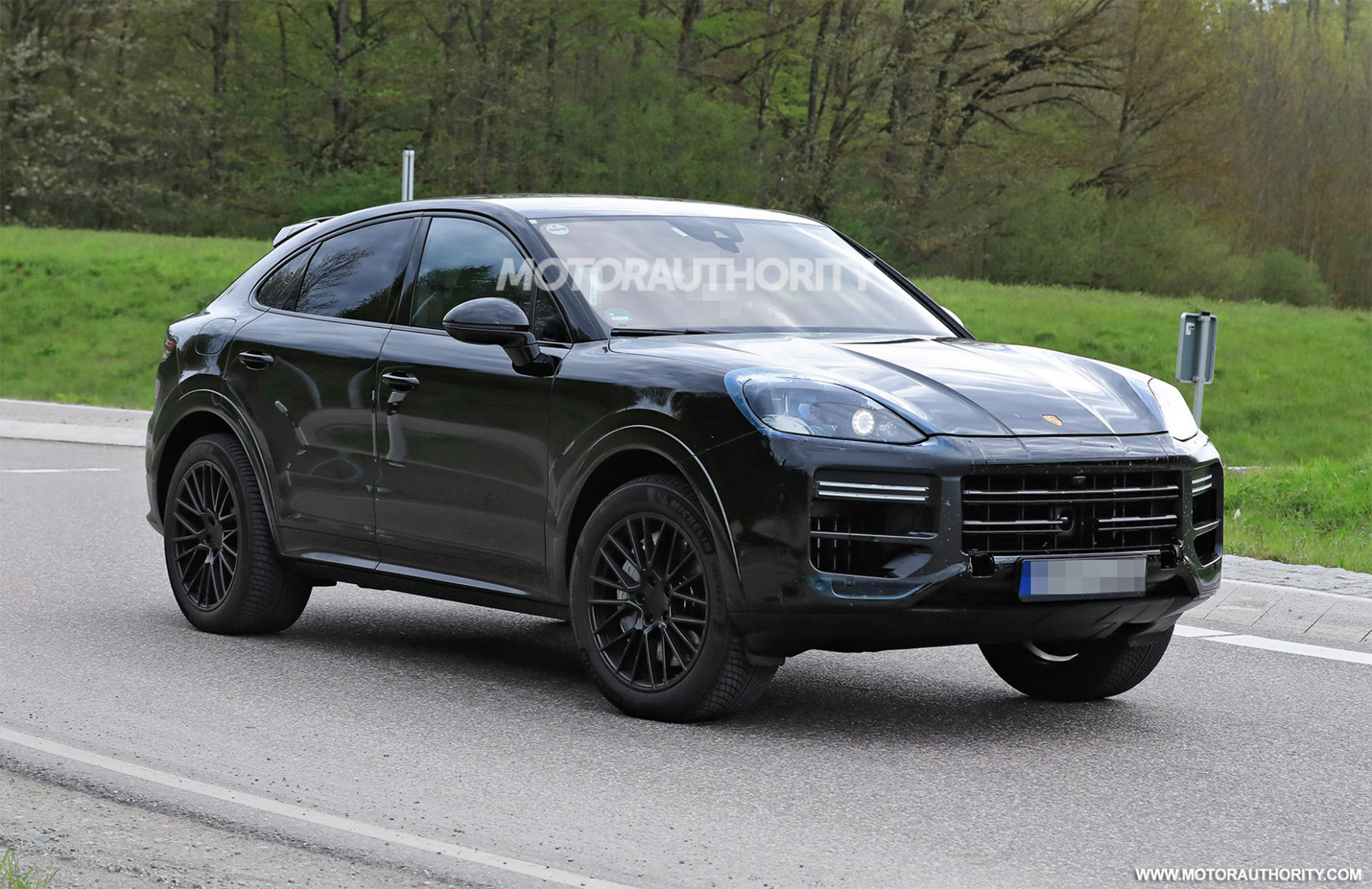 5 Porsche Cayenne Coupe Spy Shots And Video: Major Changes Porsche Cayenne Blacked Out