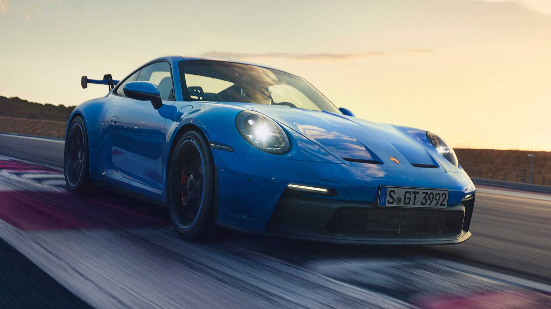 Porsche 5 Gt5 Hits German Autobahn For Top Speed Run Porsche 911 Gt3 Rs Top Speed