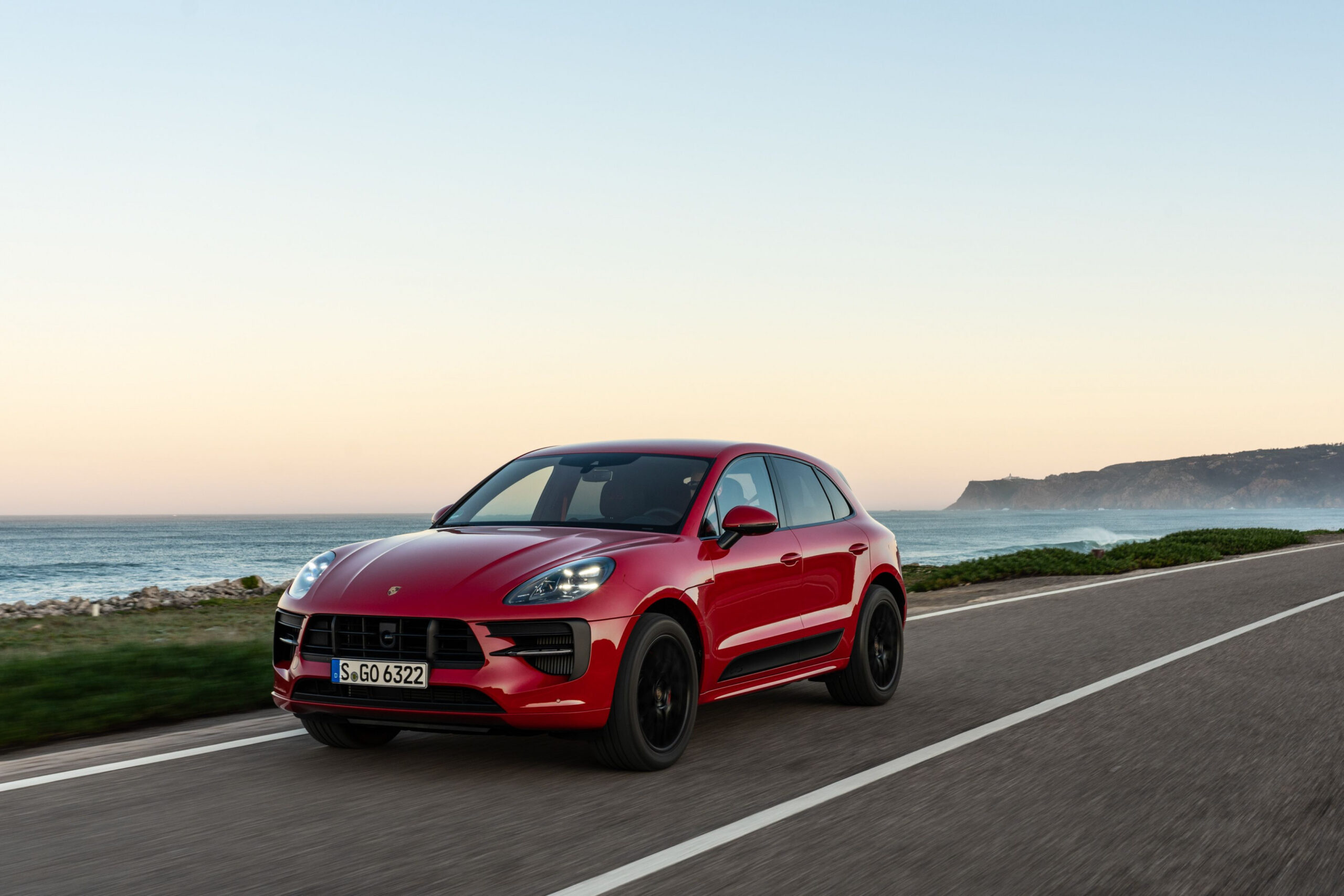 Wallpaper macan s vs gts