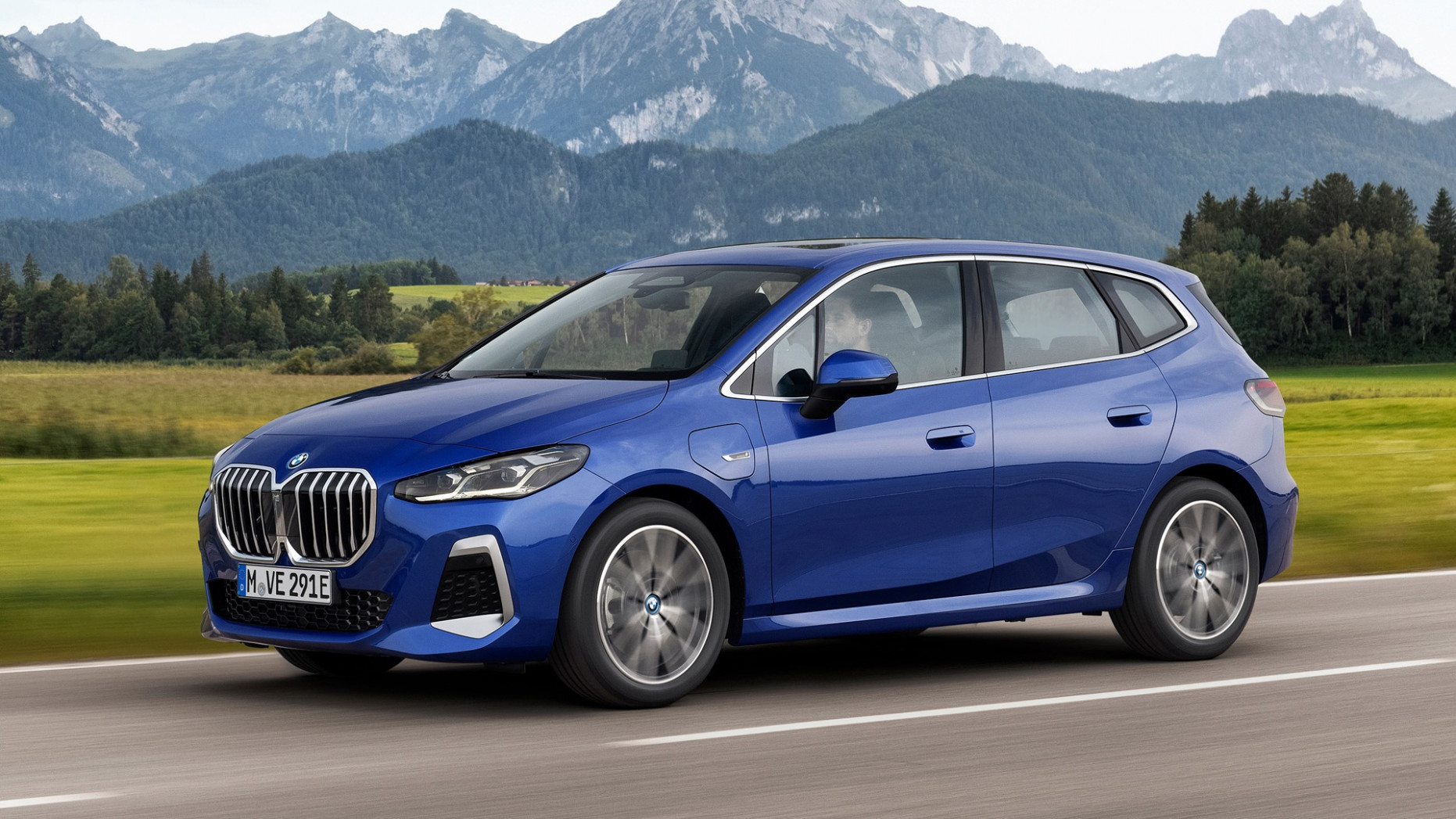 Preview: 4 Bmw 4 Series Active Tourer Adopts Sportier Look With Bmw 2 Series Active Tourer