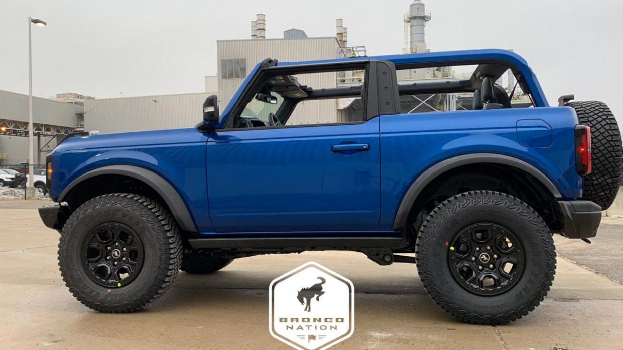 This Pre Production Lightning Blue Ford Bronco Is The Very First One 2023 Ford Bronco Velocity Blue
