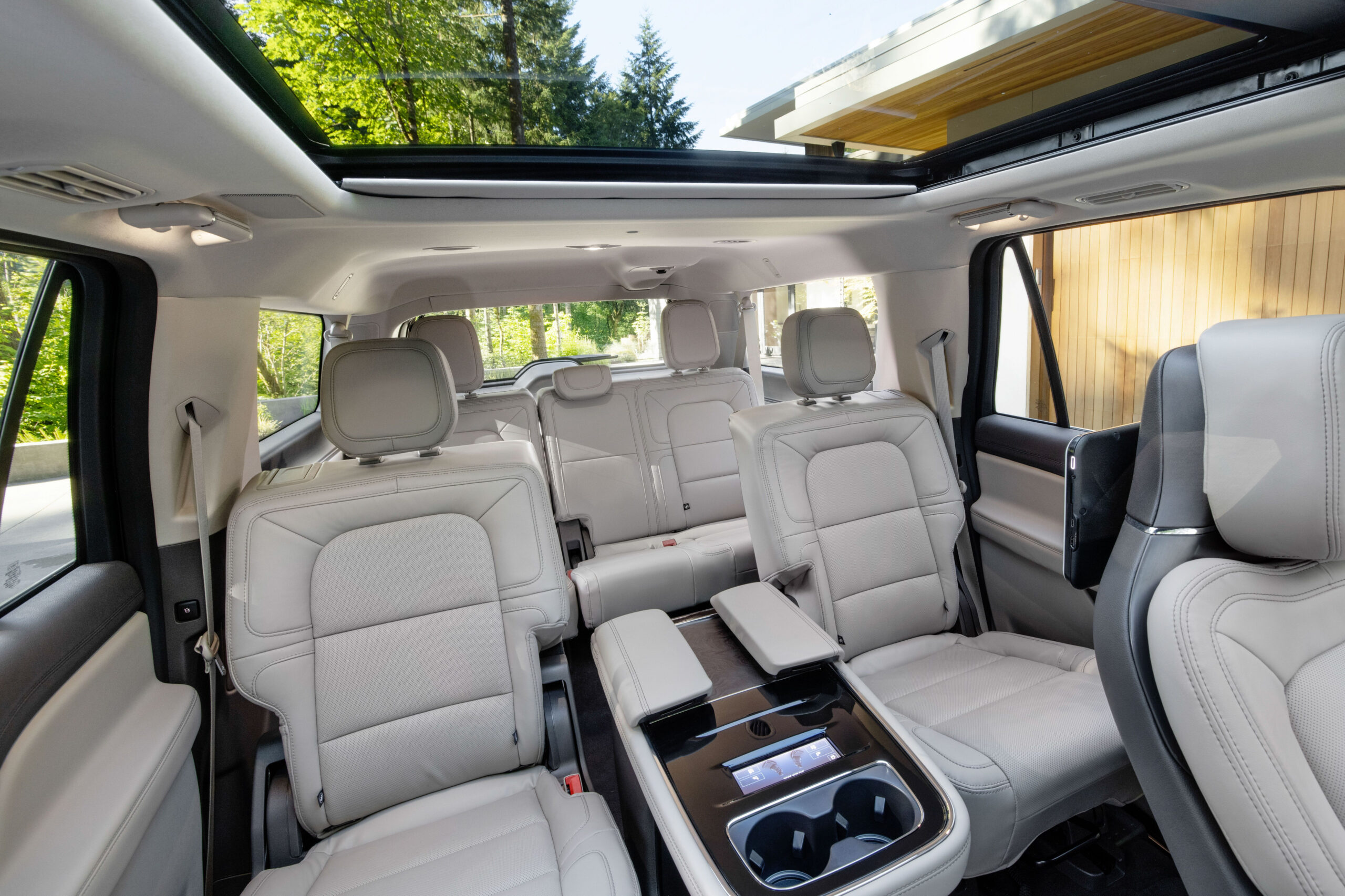 View Photos Of The 5 Lincoln Navigator 2022 Lincoln Aviator Interior